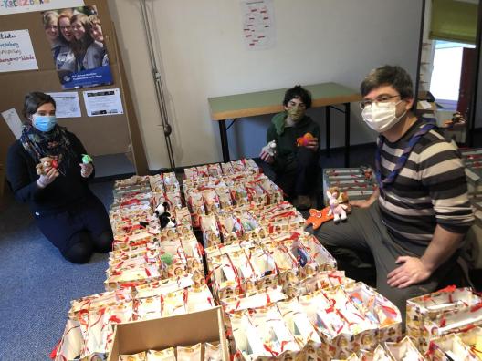 Pfadfinder packen Päckchen