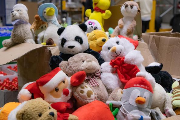 Weihnachtsgeschenke für bedürftige Kinder