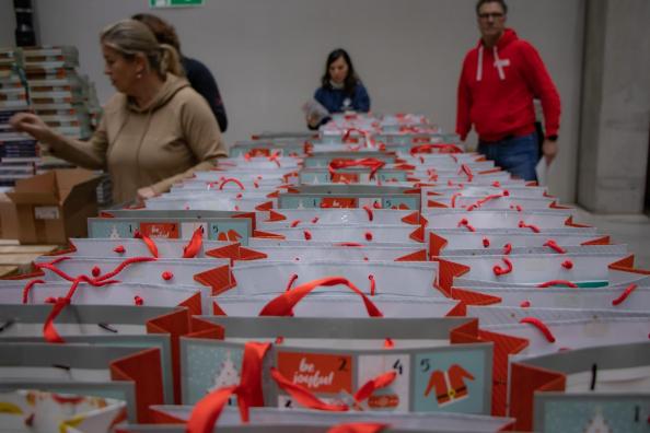 Weihnachtsgeschenke für bedürftige Kinder