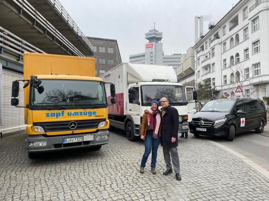 mehrere LKW auf dem Weg nach Polen mit Hilfsgütern