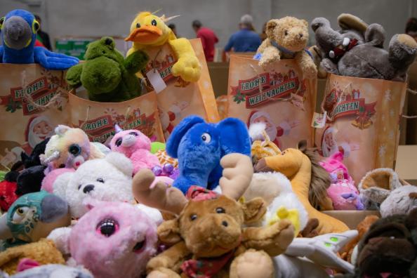 Weihnachtsgeschenke für bedürftige Kinder