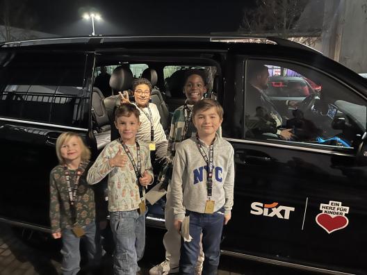 VIP-Shuttle Ein Herz für Kinder