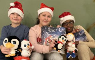Kinder sagen Danke für Spende zu Weihnachten